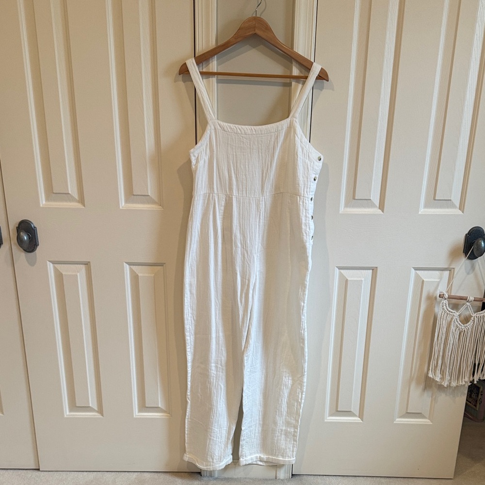 Billabong White/ light Cream Fabric size L (runs small)